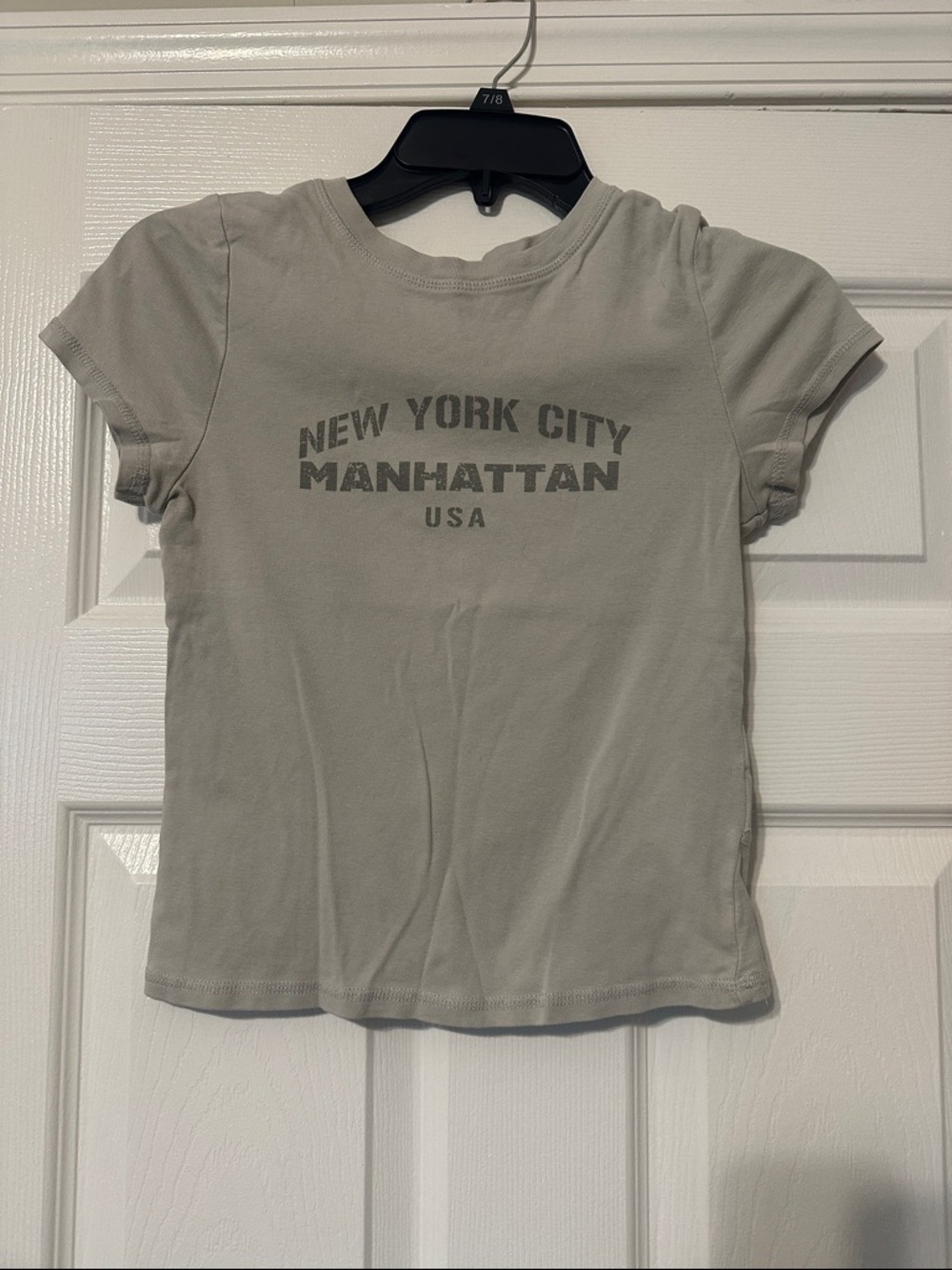 Divided Women's Short Sleeve 'New York City Manhattan' Tee in Light Gray
